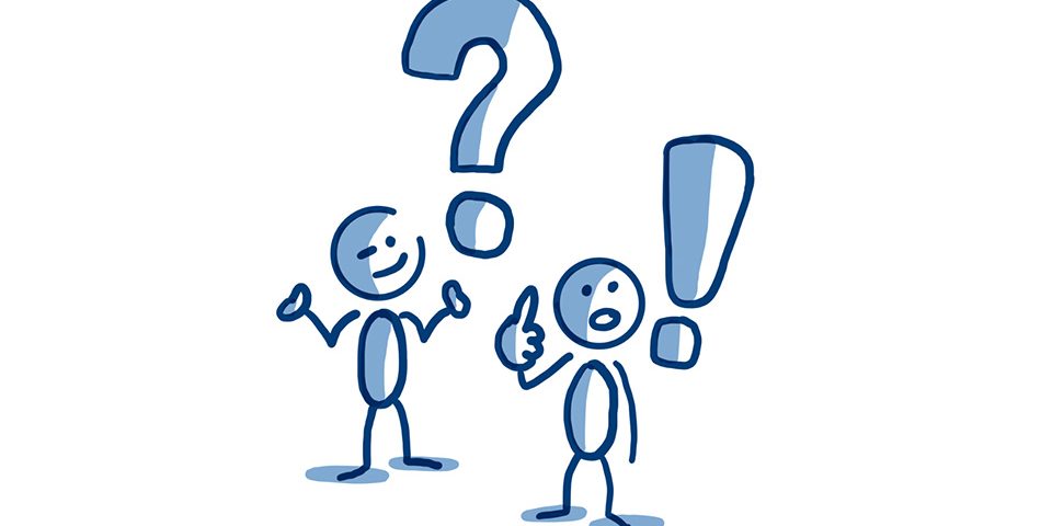 Zwei Personen sind sichtbar. Eine hat ein Fragezeichen über sich, die Andere ein Ausrufezeichen. Das Bild steht symbolisch für Fragen statt Sagen.